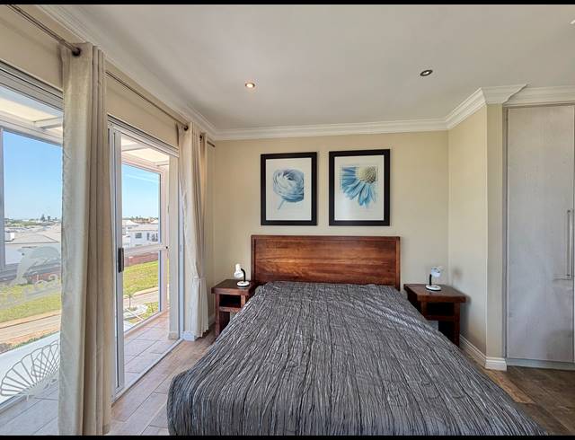 2 BEDROOM APARTMENT FOR SALE IN JEFFREYS BAY CENTRAL